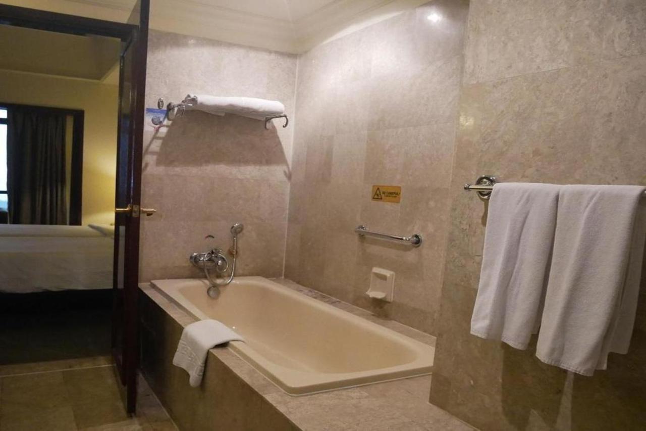 The Bukit Bintang Serviced Residences Куала Лумпур Екстериор снимка
