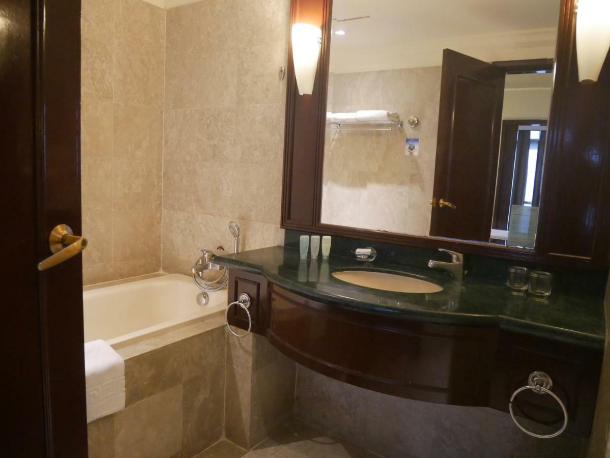 The Bukit Bintang Serviced Residences Куала Лумпур Екстериор снимка