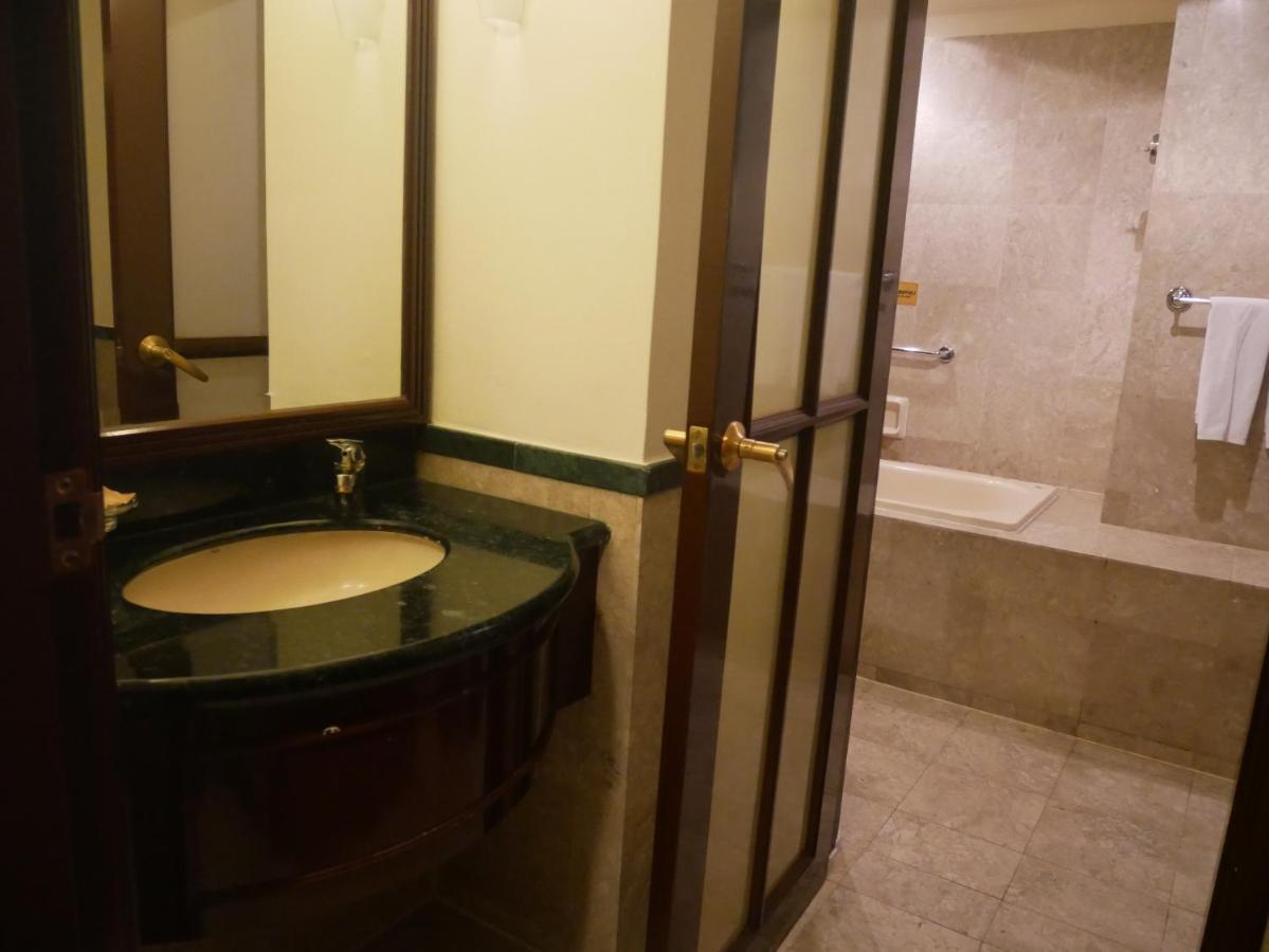 The Bukit Bintang Serviced Residences Куала Лумпур Екстериор снимка